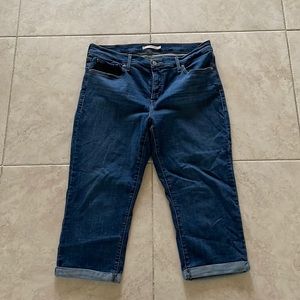 Levi’s denim capri pants